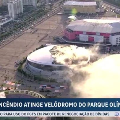 Bombeiros combatem incêndio no velódromo do Parque Olímpico, RJ