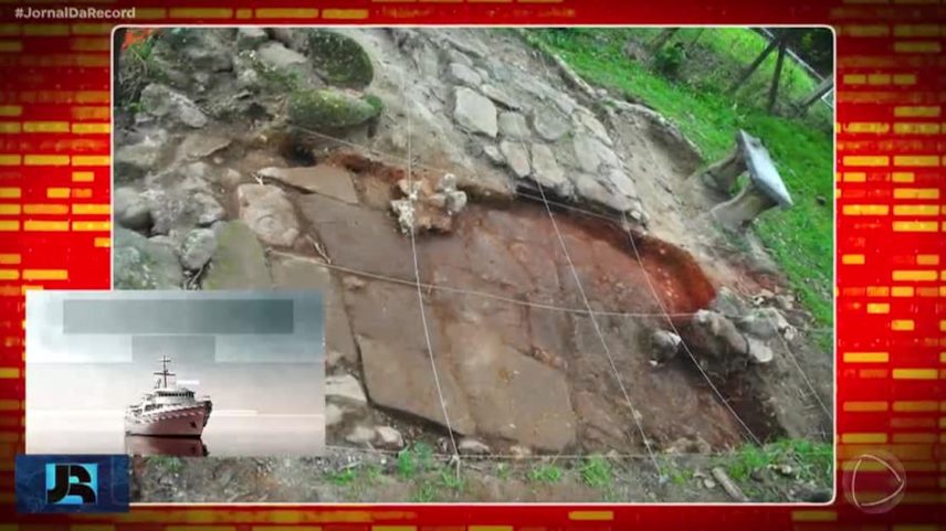 Cientistas registram 12 embarcações no fundo do mar no Porto de Santos