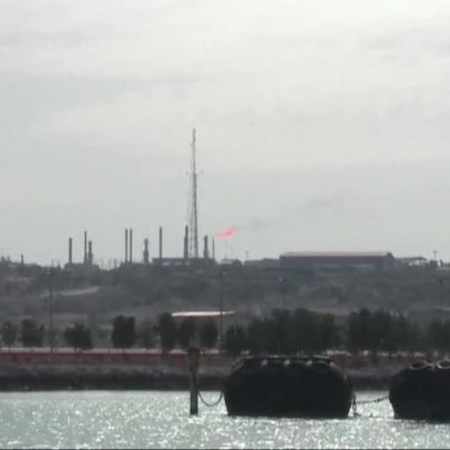 Irã restringe tráfego no estreito de Ormuz e sinaliza pedágio para navios