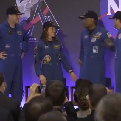 Astronautas da Artemis 2 vão a Houston para encontrar familiares