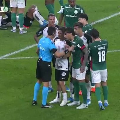 Corinthians exige expulsão de Sosa após confusão com Matheuzinho