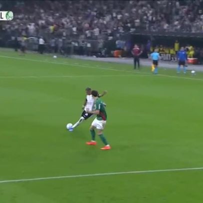 Kayke arrisca de longe e obriga Carlos Miguel a boa defesa