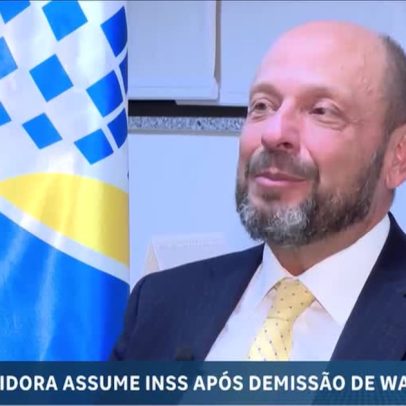 Presidente do INSS é demitido e governo busca reduzir fila de atendimento
