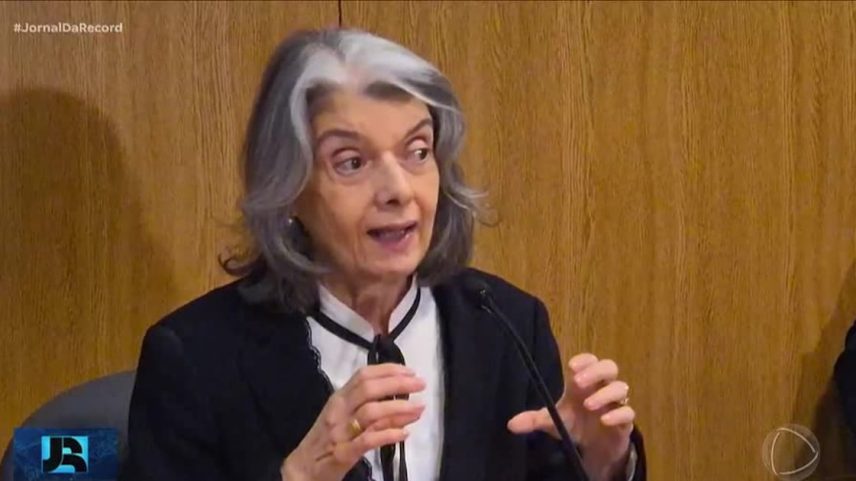 Cármen Lúcia diz que instituições brasileiras passam por crise de confiança e inclui o STF
