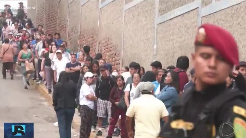 Segundo turno da eleição presidencial no Peru segue indefinida