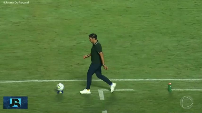 STJD diminui em jogo a pena do técnico Abel Ferreira, do Palmeiras