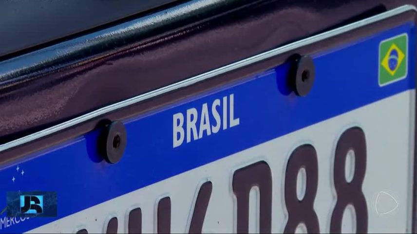 Polícia de SP descobre imóvel onde eram fabricadas centenas de placas falsificadas de veículos