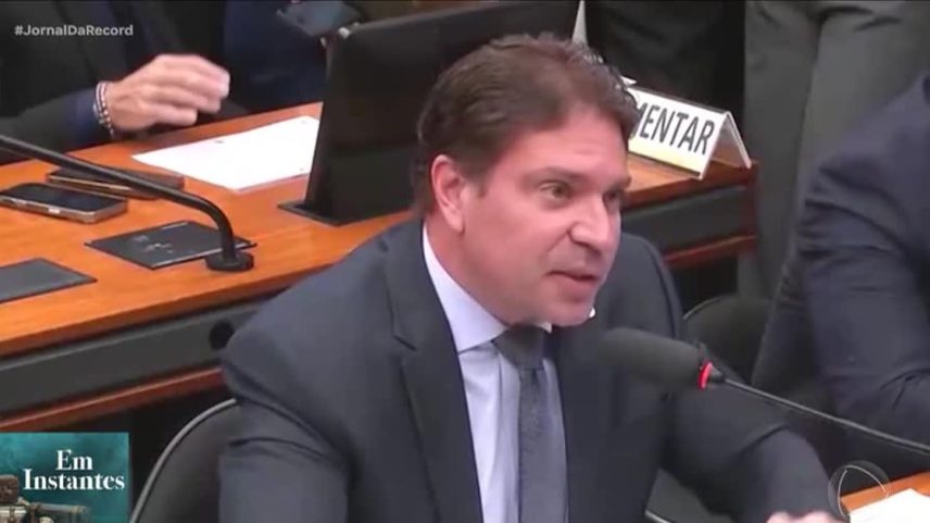 Senadores brasileiros vão visitar Alexandre Ramagem nos EUA