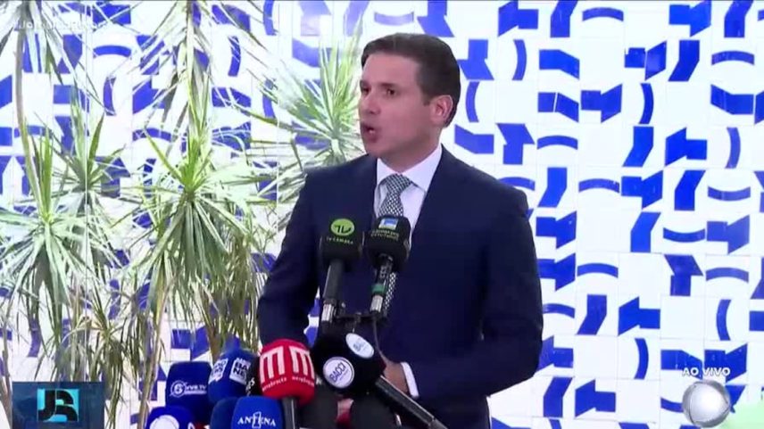 Motta espera que veto de Lula à redução de pena por tentativa de golpe seja derrubado no Congresso