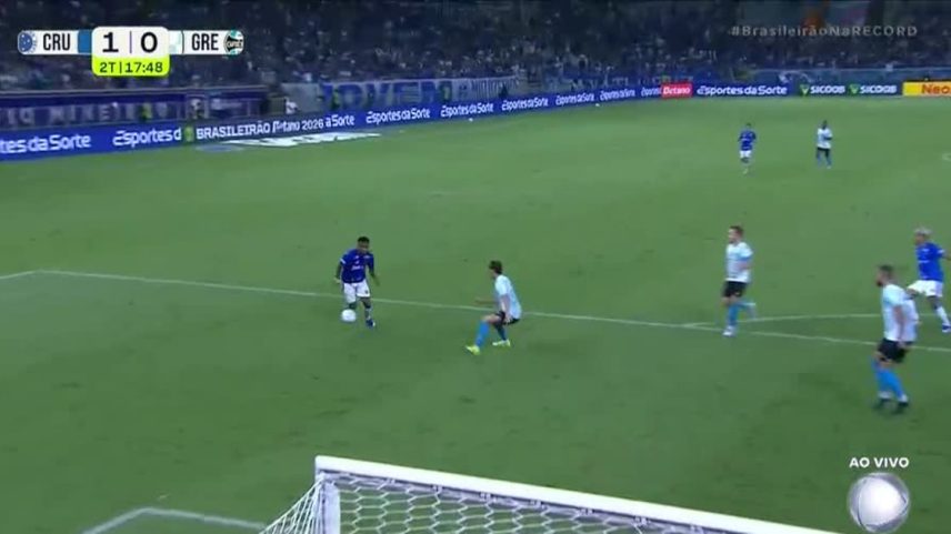 Jonathan Jesus faz jogada de almanaque e Arroyo conclui ataque do Cruzeiro