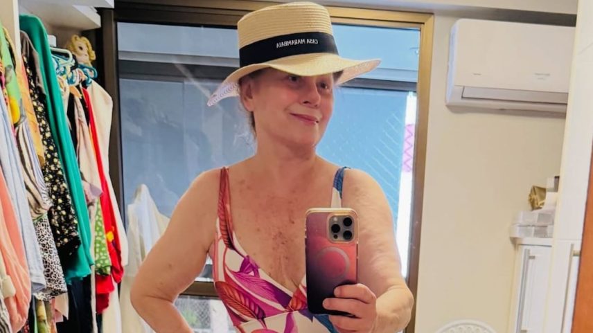 Vera Fischer publicou uma foto de maiô pronta para cair na água, no Rio de Janeiro
