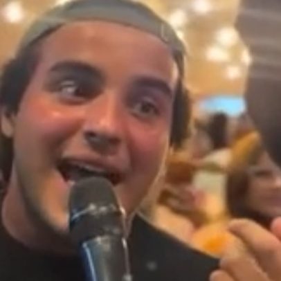 Filho de Ivete canta hit da mãe em balada e rouba a cena