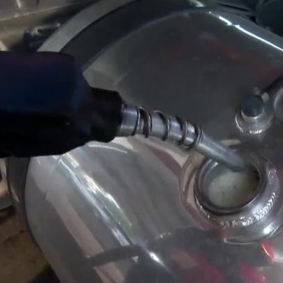 Governo avalia reduzir impostos sobre gasolina após alta do diesel no Irã