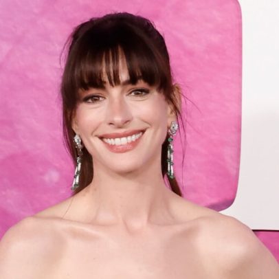 Anne Hathaway diz ter pedido menos modelos magras em 'O Diabo Veste Prada 2'