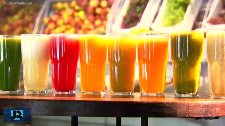 Consumo de bebidas sem álcool aumenta em bares por uso de canetas para emagrecer, segundo Abrasel
