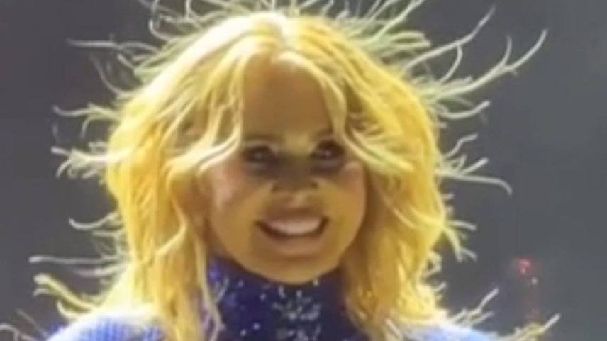 Joelma surge com cabelo arrepiado no palco e intriga fãs