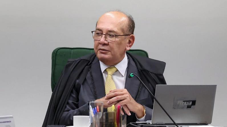 Gilmar Mendes suspende ação trabalhista sobre vínculo em corretagem imobiliária até palavra final do STF sobre o tema.