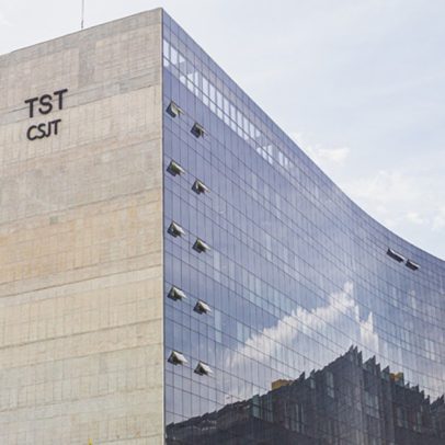 Arnone Advogados leva comitiva a curso de especialização no TST