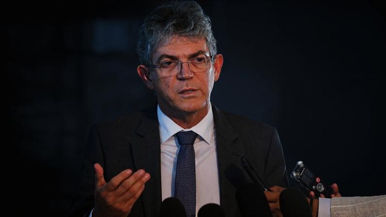 STF: Gilmar Mendes revoga bloqueio de bens de Ricardo Coutinho por excesso de prazo e fragilidade probatória