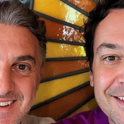 Luciano Huck encontra Jimmy Fallon e questiona se é inteligência artificial