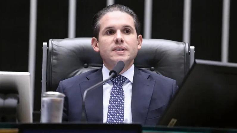 O presidente da Câmara dos Deputados, Hugo Motta, durante sessão em 9 de fevereiro de 2026