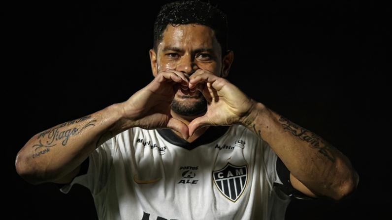 Hulk, atacante do Atlético-MG, comemora gol contra o Itabirito