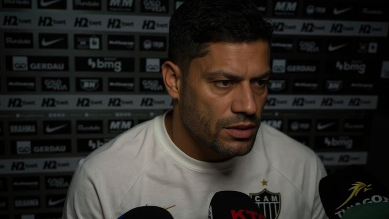Hulk zona Galo x Ceará (Foto: Artur Henrique / Lance!)