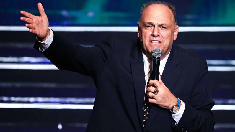 Oscar Schmidt: números, jogos e recordes de lenda do basquete mundial