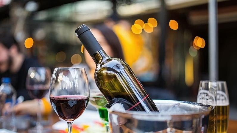 Hong Kong chilled red wine