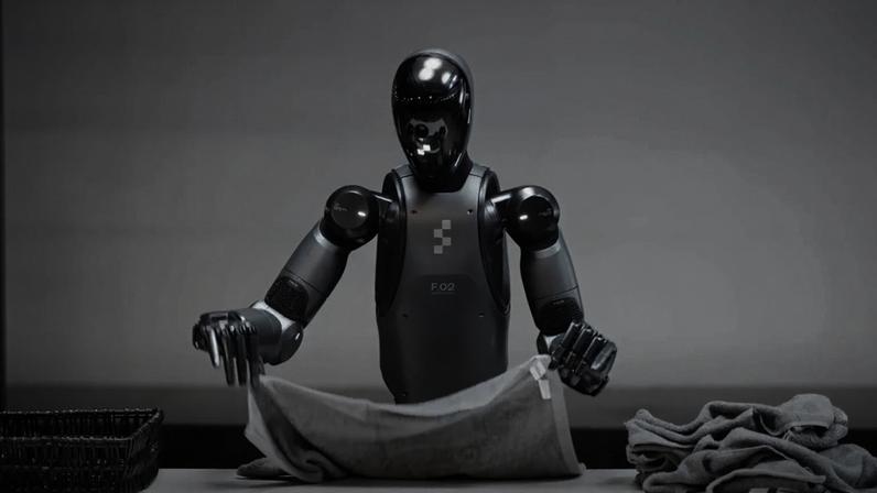 O robô Figure 02, desenvolvido para atividades domésticas, só aprende vendo como os humanos fazem — Foto: Divulgação