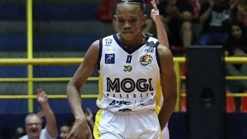 Igor Willian no jogo contra o Basket Osasco
