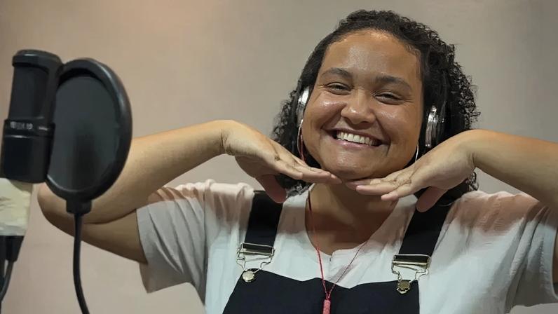 A cantora gospel Carolina Beatriz, de 21 anos, morre após brinquedo ceder e causar queda em parque de diversões em Minas Gerais (Foto: Reprodução)