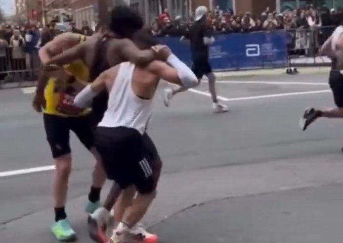 Brasileiro para a própria corrida para ajudar rival em Boston e vira símbolo do verdadeiro espírito da maratona