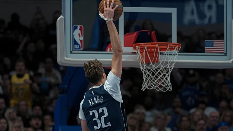 Cooper Flagg, do Dallas Mavericks, eleito o calouro da temporada 2025/2026 da NBA (Foto: Reprodução)