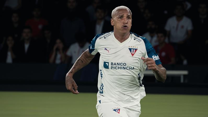 Deyverson em ação pela LDU (Foto: Reprodução / Instagram)