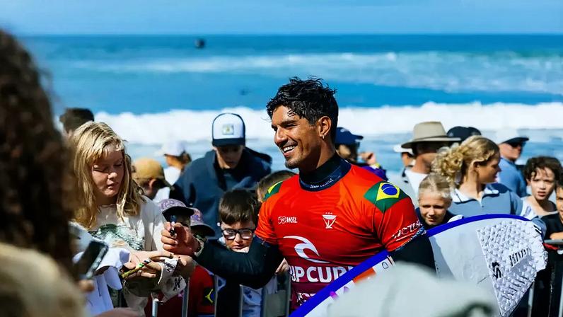 Gabriel Medina está nas quartas em Bells Beach ( Foto: Cait Miers/WSL)