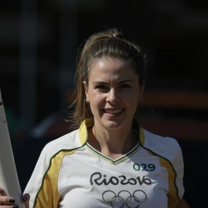 Ana Paula, finalista do BBB, carregou a tocha olímpica na Rio 2016