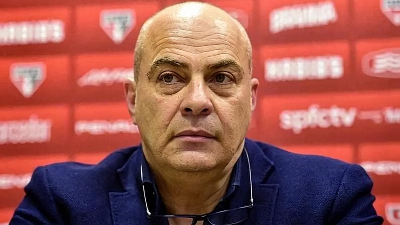 Douglas Schwartzmann coordenava as categorias de base em Cotia (Foto: Arquivo Lance!)