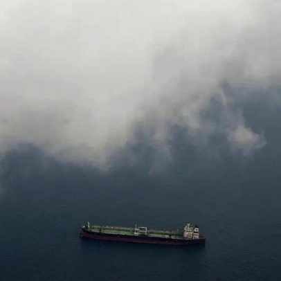 EUA suspendem temporariamente a maior parte das sanções ao petróleo russo