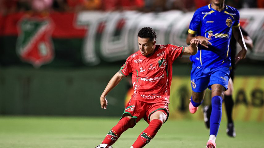 Lucas Duni comemora gol do Velo Clube contra o Sampaio Corrêa-RJ — Foto: Ana Júlia Guerreiro