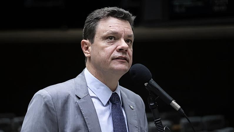 O deputado federal Odair Cunha (PT-MG), líder da bancada do partido na Câmara