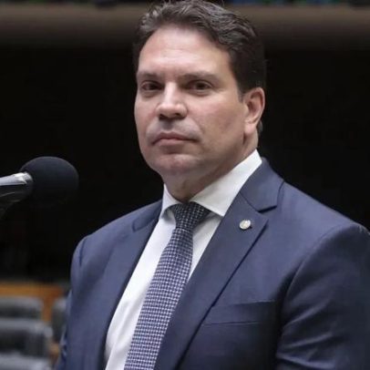 Análise aponta deportação como possível solução para Ramagem