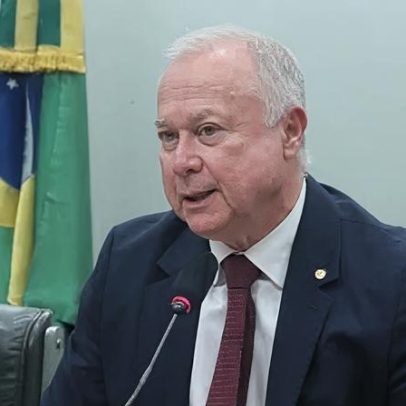 Relator da CCJ vota pela admissibilidade de 6x1 e sugere transição