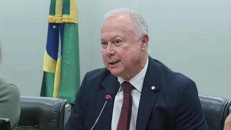 Deputado Paulo Azi (União-BA)