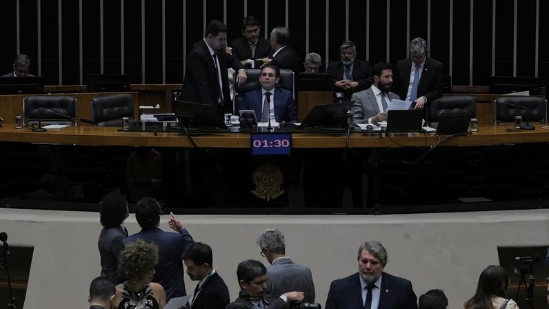Hugo Motta preside sessão deliberativa no plenário da Câmara dos Deputados (21/08/2025)