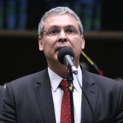 Lindbergh acusa Eduardo de golpe continuado por fala sobre eleições