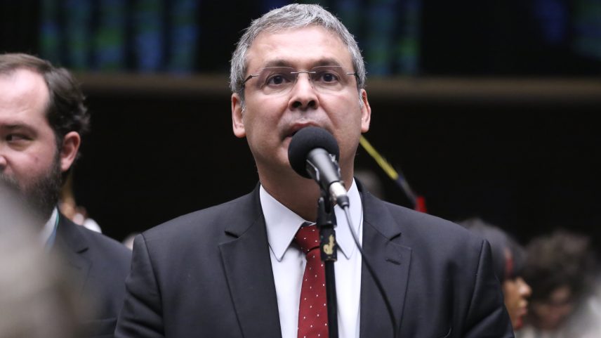 Petista alega que ex-deputado federal quer abrir caminho para "entrega da Amazônia" (Foto: Kayo Magalhães/Câmara dos Deputados)
