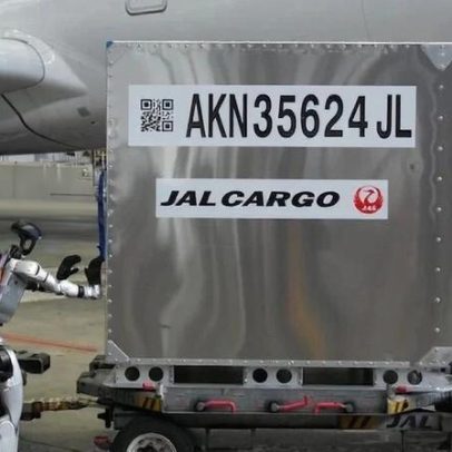 Robôs humanoides passam a atuar como funcionários em aeroportos no Japão