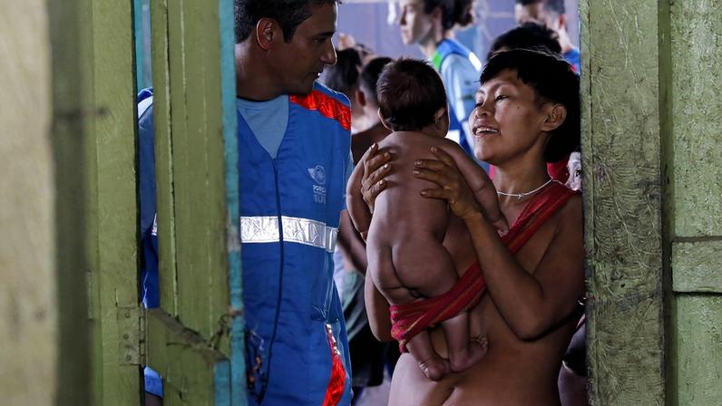 Deslocamento de equipes da Força Nacional do SUS para atendimento em Surucucu, na Terra Indígena Yanomami. Foto: Fernando Frazão/Agência Brasil