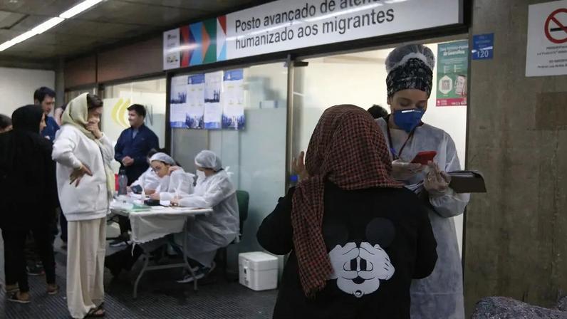 Refugiados Afegãos no aeroporto de Guarulhos - (Rovena Rosa/Agência Brasil)